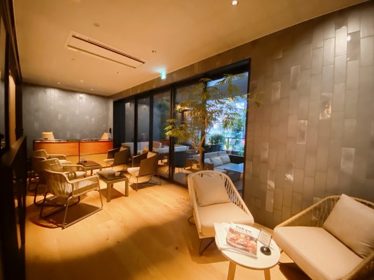 フロント付近テラス席