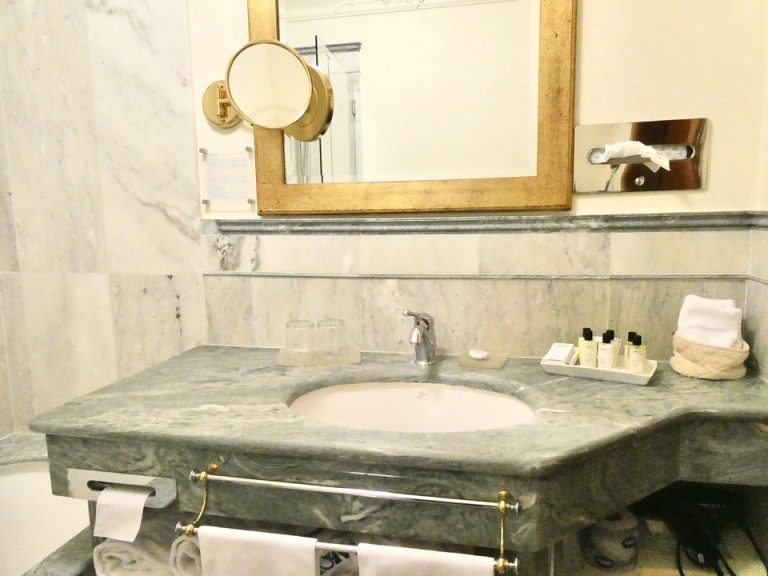 32. 洗面台全体2