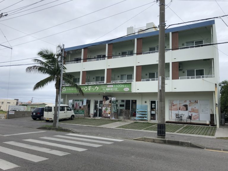 ホテル前にあるマッサージ屋さん