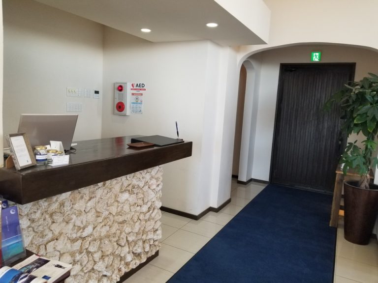 フロントのカウンター