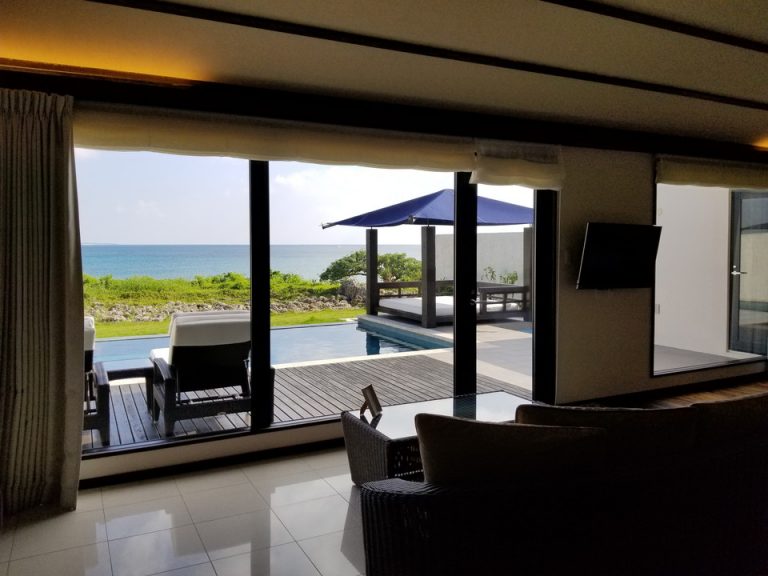 部屋入り口からの眺め