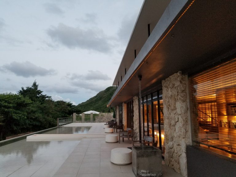 室内の電気が幻想的