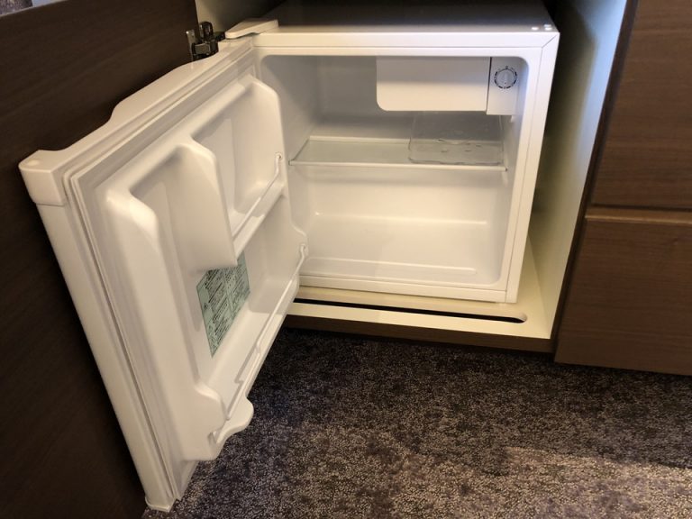 冷蔵庫(開けた状態)1