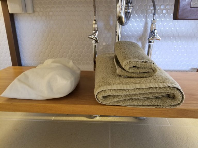 バスタオル、フェイスタオル、ドライヤー