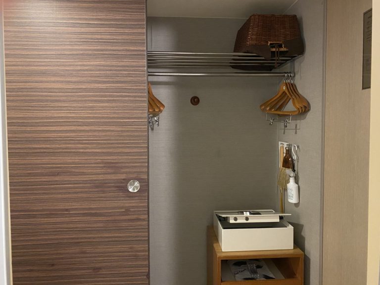 クローゼット開