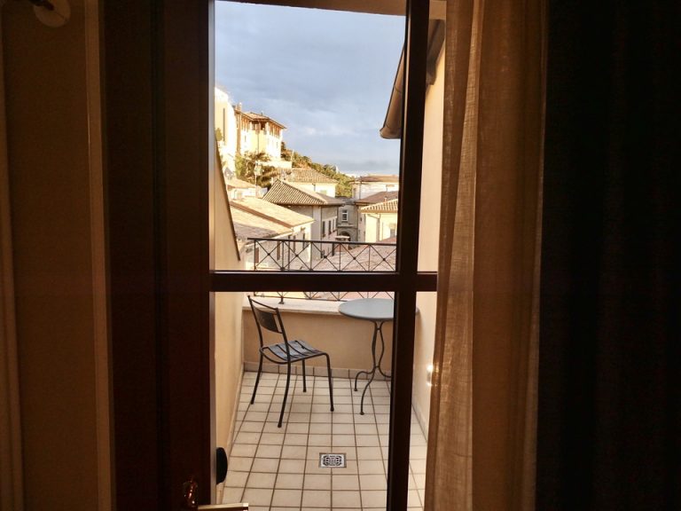 36. バルコニー4