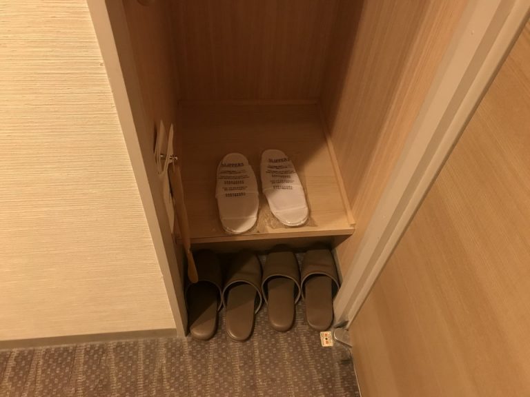スリッパ