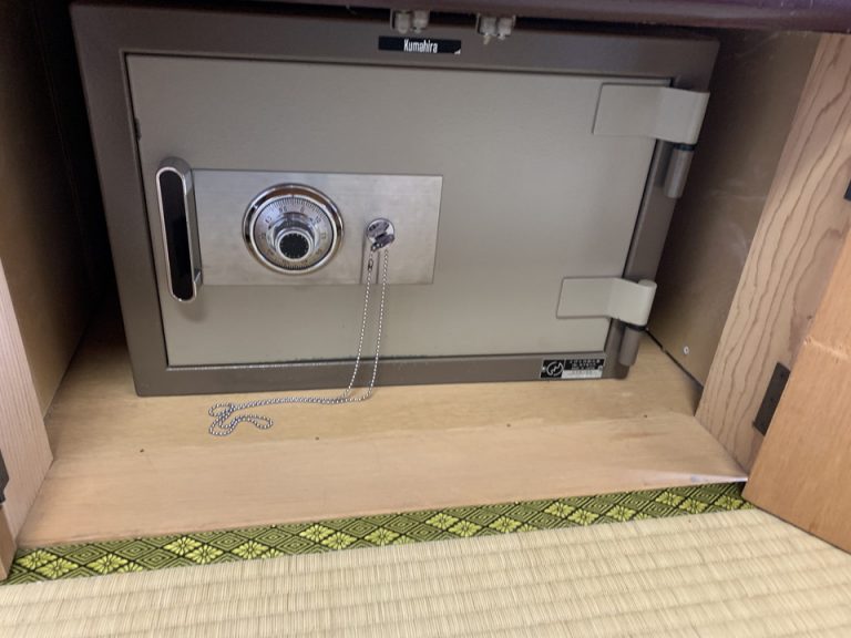 金庫(閉じた状態)