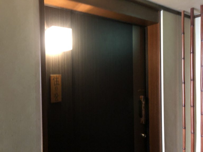 客室入口外観ドア