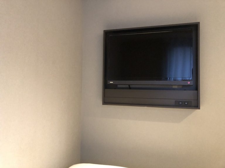 ベッドからテレビ