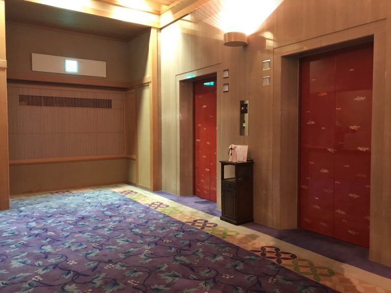 エレベーターホールフロント階IMG_7703