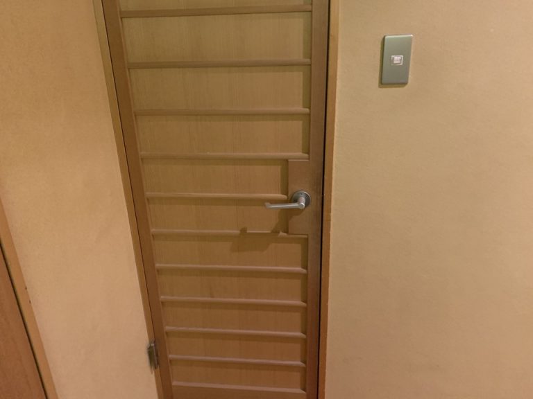 トイレドア閉めた状態