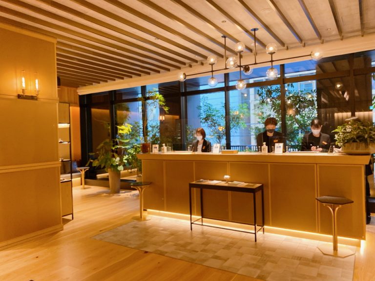 フロントカウンター