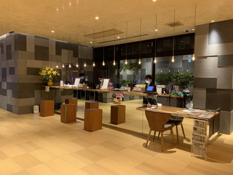 フロントカウンター