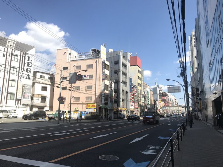地下鉄からホテルの道2