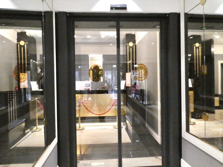 3. エントランス内観2