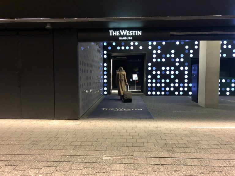 エントランス外観