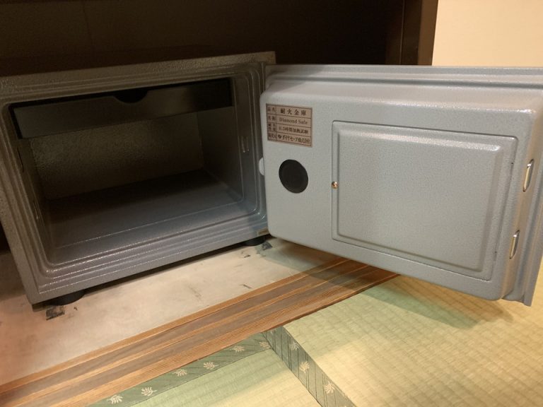 金庫(開いた状態)