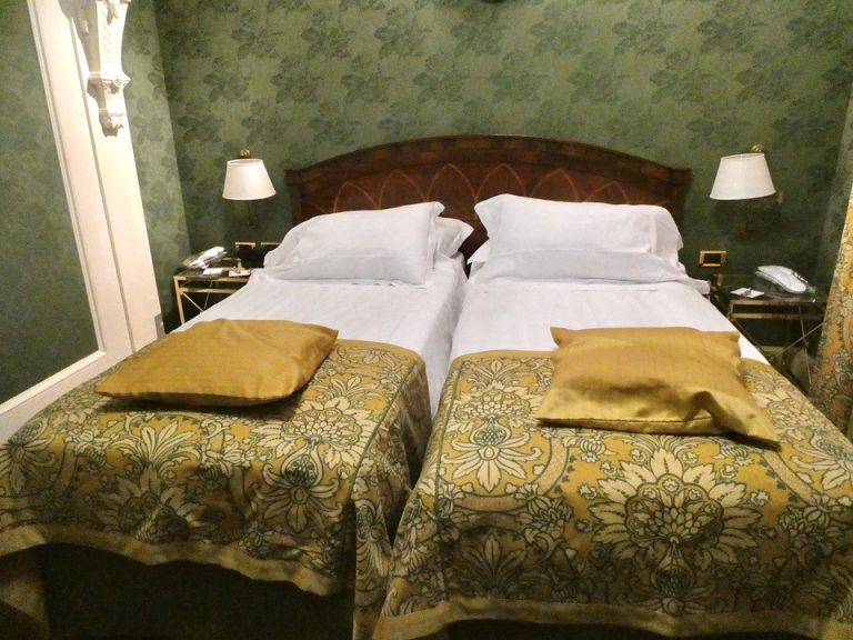 15. ベッド全体2