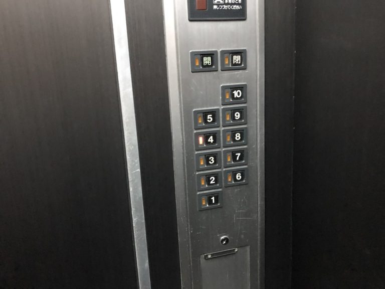 エレベーター階数ボタン1