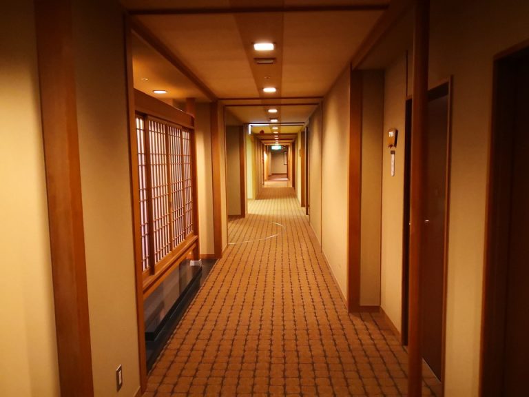 12_客室階廊下全体