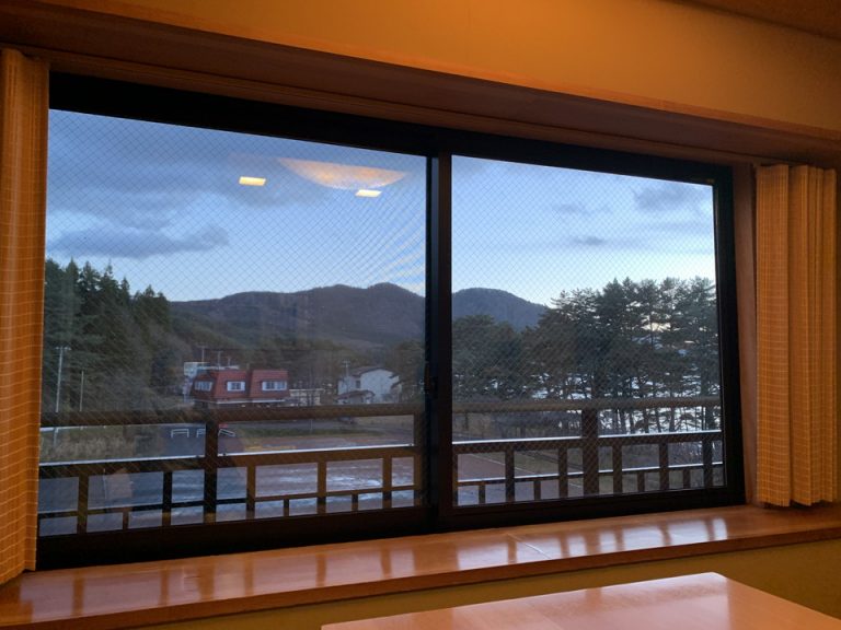 客室窓