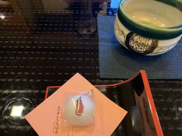 ウェルカムドリンクとお菓子