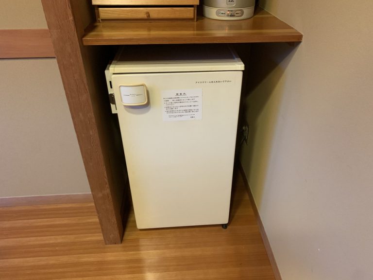 冷蔵庫(閉じた状態)