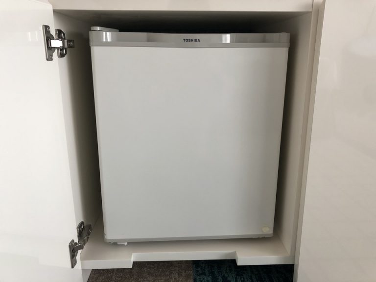 冷蔵庫(閉じた状態)