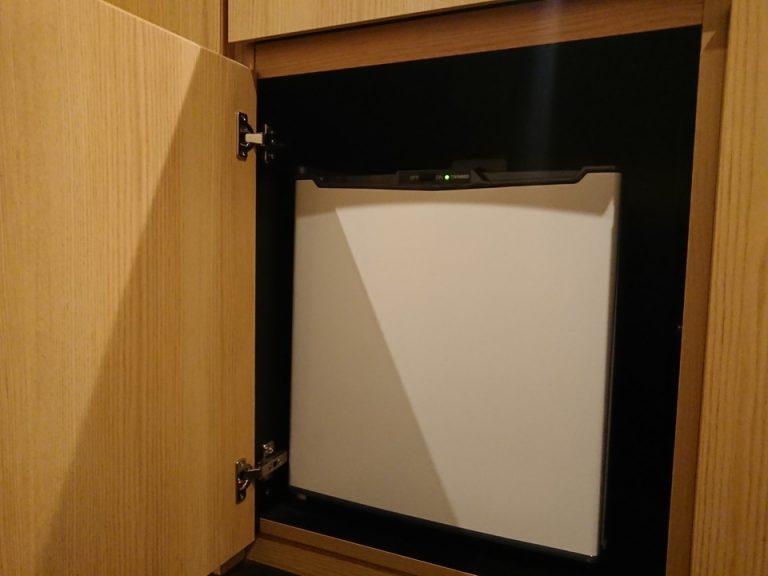 冷蔵庫(閉じた状態)