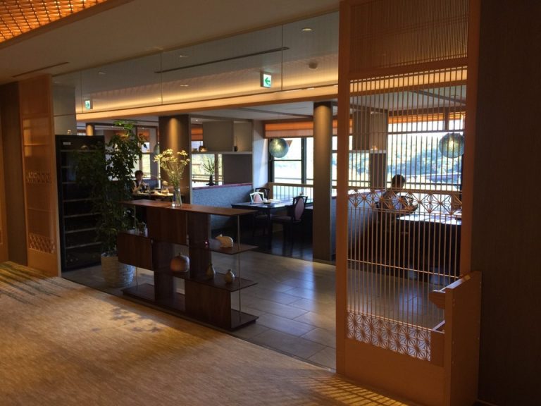 朝食会場全体の様子