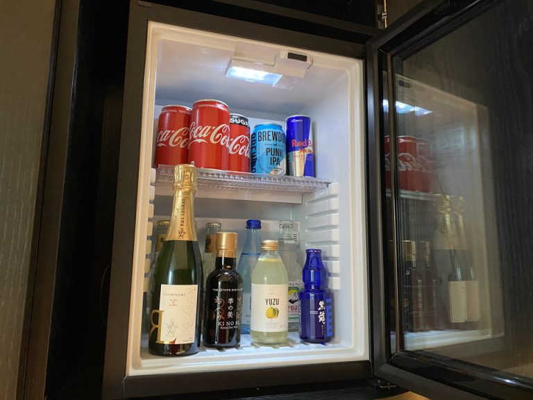 ミニバー(開けた状態)