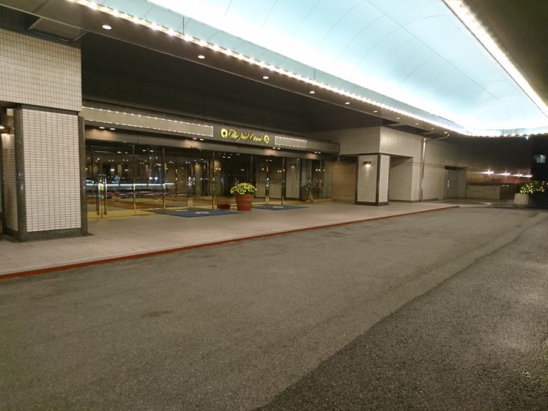 2階エントランス車寄せ