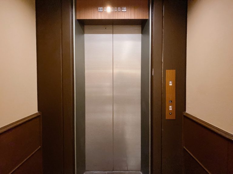 フロント階エレベーター