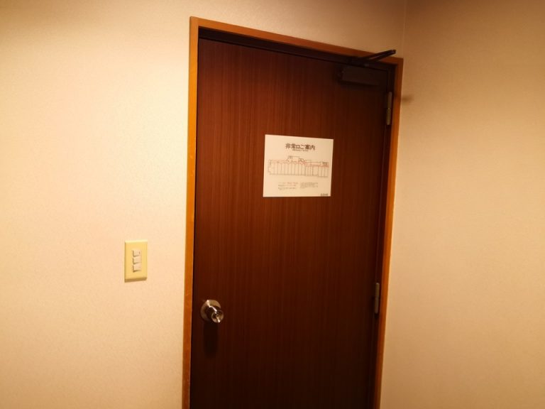15_客室入口内観ドア