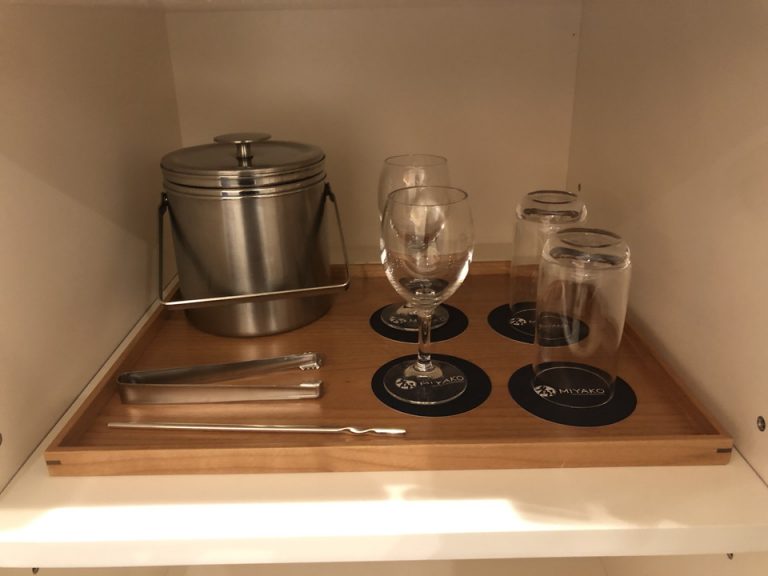 グラス・コップ