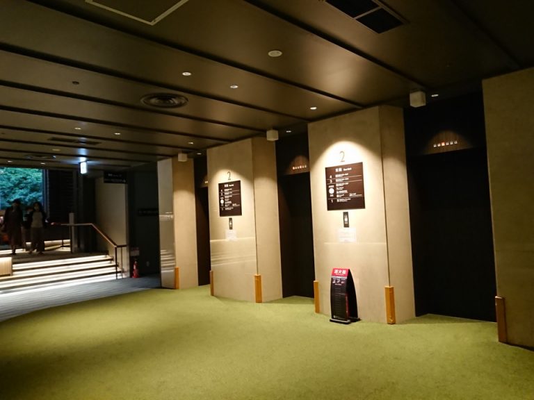 エレベータホールフロント階(東館)