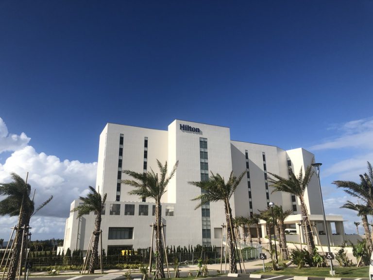 ホテル外観(正面玄関側