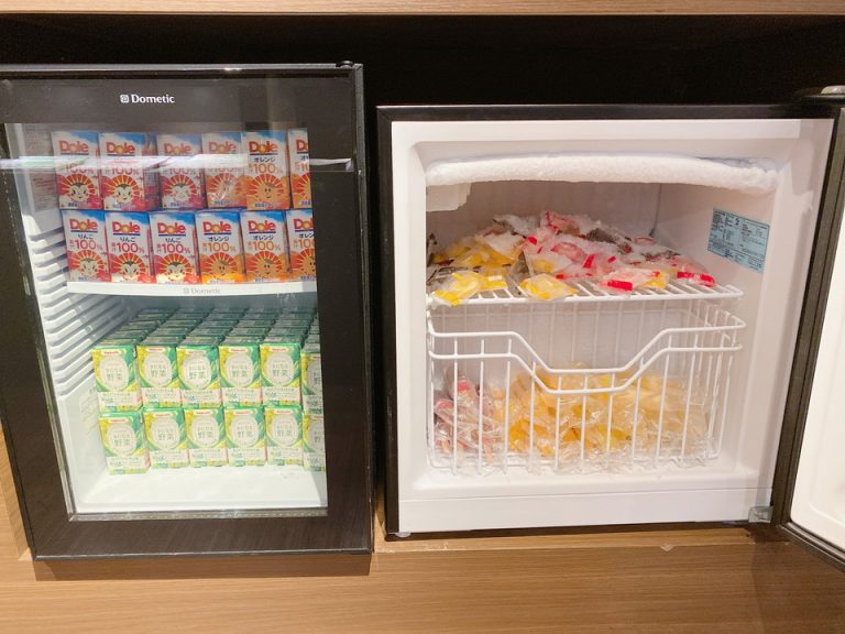 ラウンジ内ドリンク・スイーツ