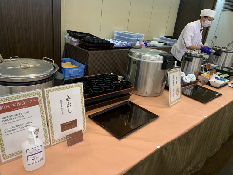 朝食はブュッフェ形式です(スタッフの方が取り分けてくれます)(5)
