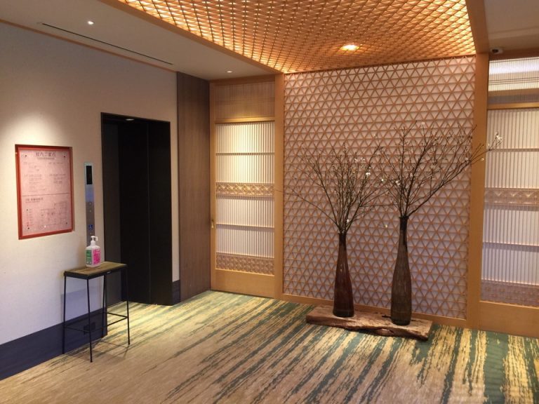 2F(フロント階)エレベーター前