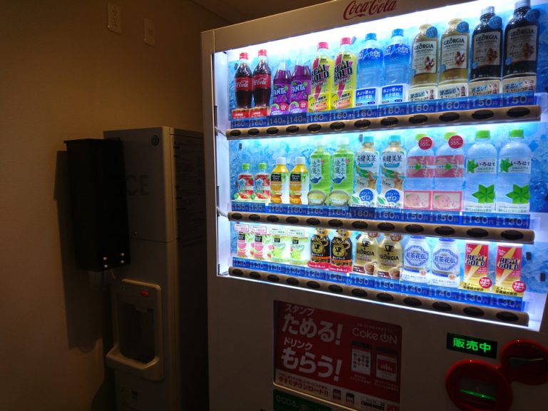 各階に自販機、製氷機あり