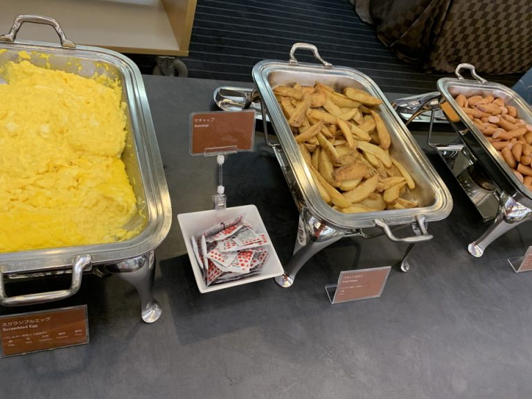 朝食はブュッフェ形式です(スタッフの方が取り分けてくれます)