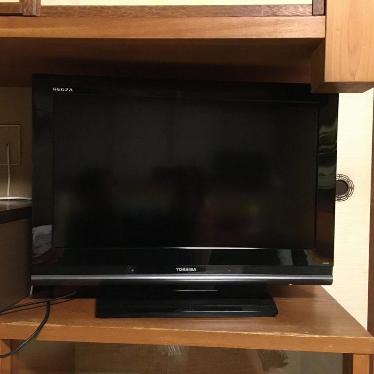 ベッド方向からからTV