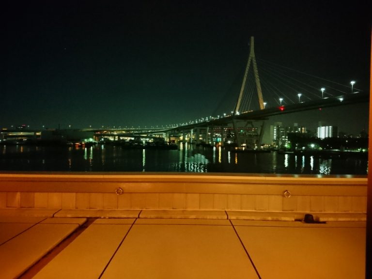 窓からの景色(夜)