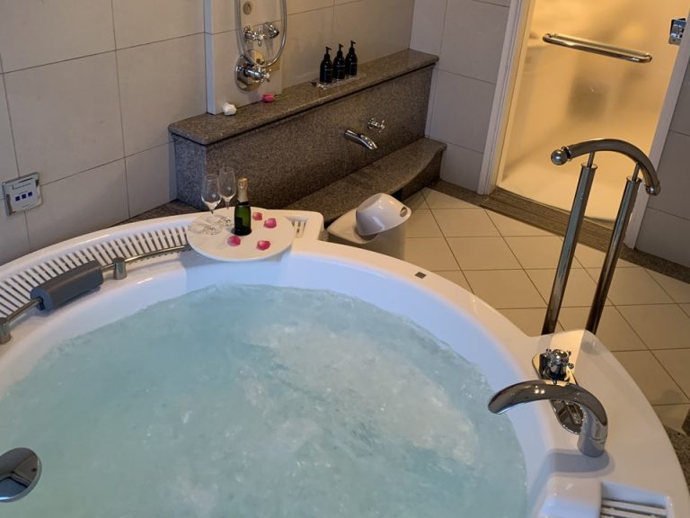 バスルーム内から入口