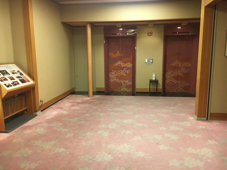 エレベーターホール(1)