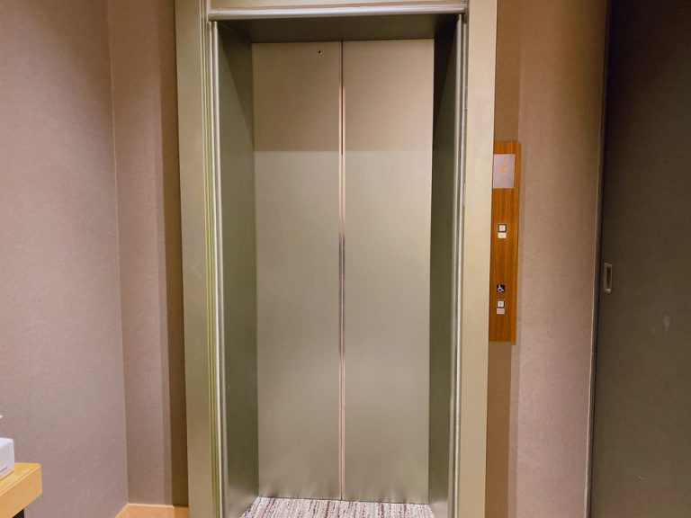 客室階エレベーター