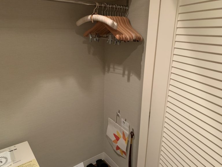 クローゼットルーム内(1)