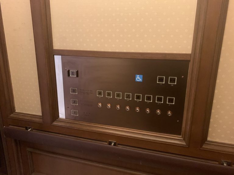 エレベーター階数ボタン2